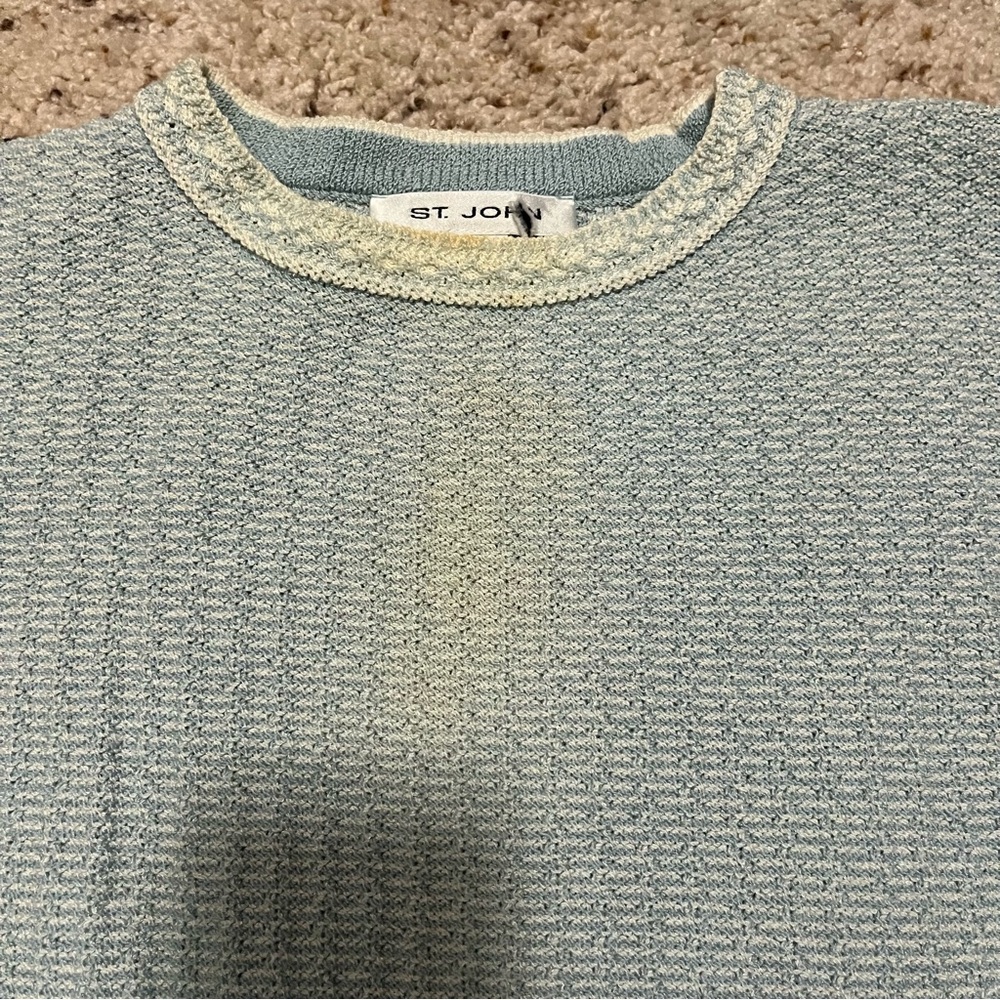 ST. JOHN NO SLEEVE SWEATER
